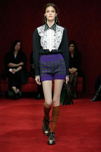 Look 22
